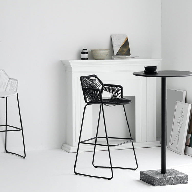 Modern Footrest Bar Stool Plastic Armed Stool with Metal Base
