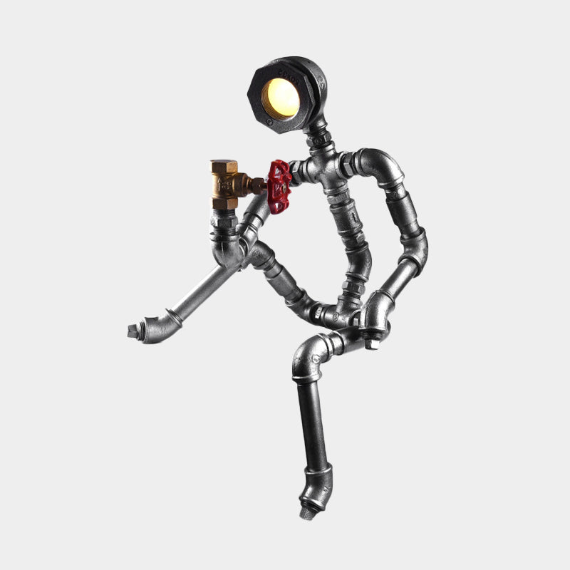 Table LED Light Industrial Thinking Robot Fer Plug-In Night Lampe en argent avec une valve rouge