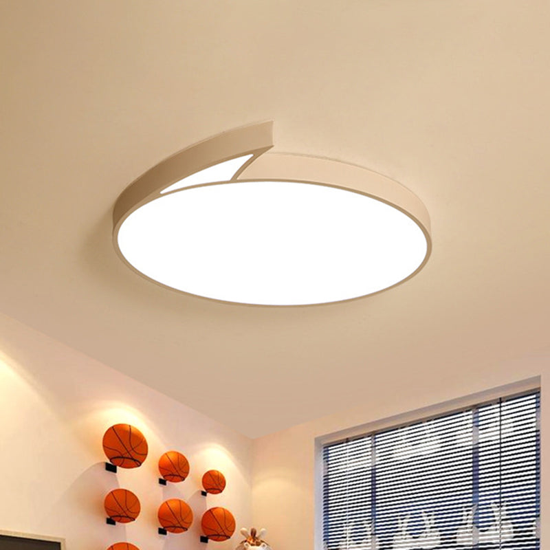 Lampada da soffitto rotondo nero/bianco Modernista 18 "/21.5" W LED acrilico Flushmount con dettaglio Fin in bianco/luce calda