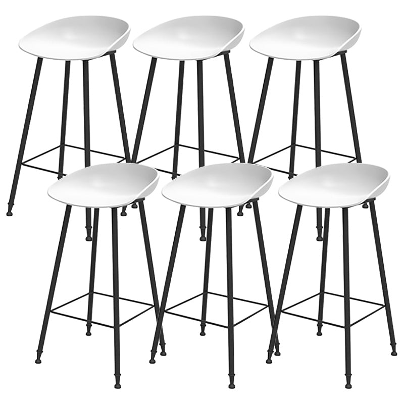 Contemporary Metal Base Indoor Stool PP Plastic Low Back Bar Stool