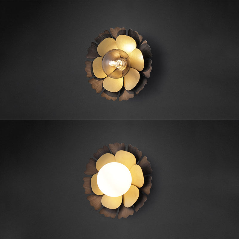 Postmodern Metal Wall Sconce Flower Shape Wall Light for Bedroom