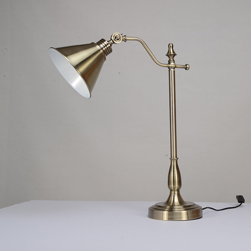 Gouden afwerking LED-bureaulamp boerderij metallic conische nachttafellamp met stekker in snoer