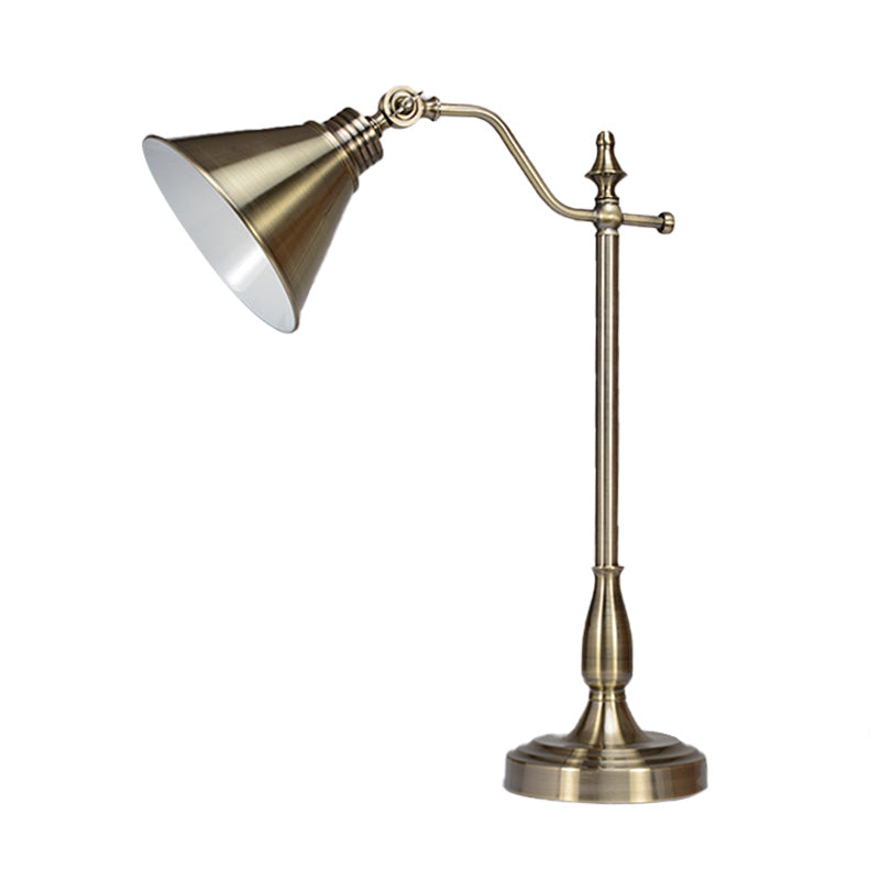 Gouden afwerking LED-bureaulamp boerderij metallic conische nachttafellamp met stekker in snoer