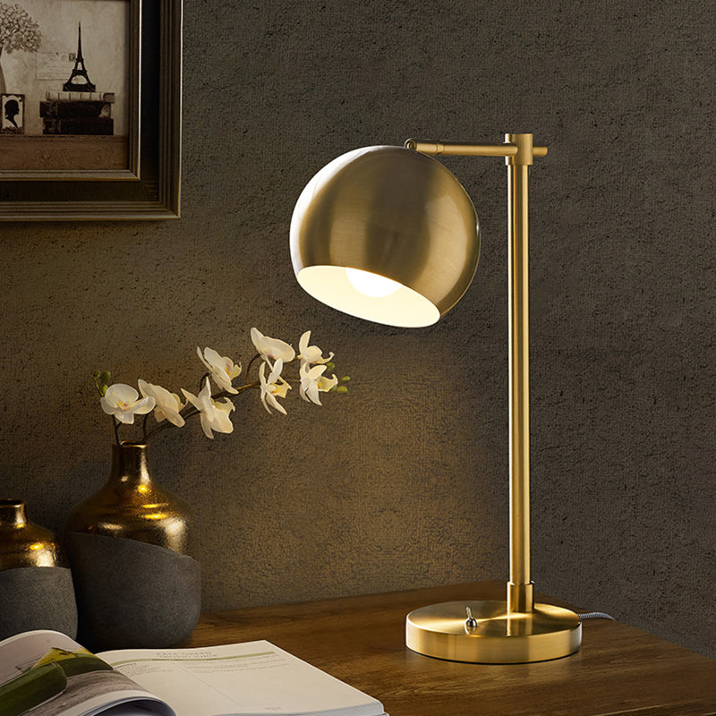 Iluminación de escritorio de bola LED lámpara de noche metálica de oro industrial con cable enchufable para dormitorio
