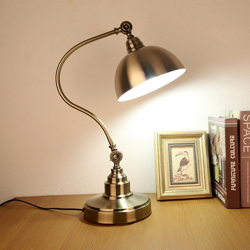 GOOEN CEK ARM STUDIEKAMER TABEL LICHT VINTAGE METALLISCHE GOUD -plug -in LED -taaklamp met koepelschaduw