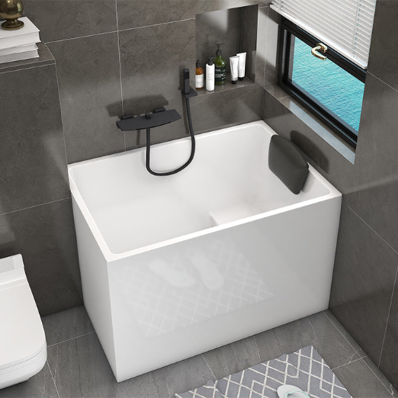 White Acrylic Indoor Bath Tub Soaking Tub with Internal Drain