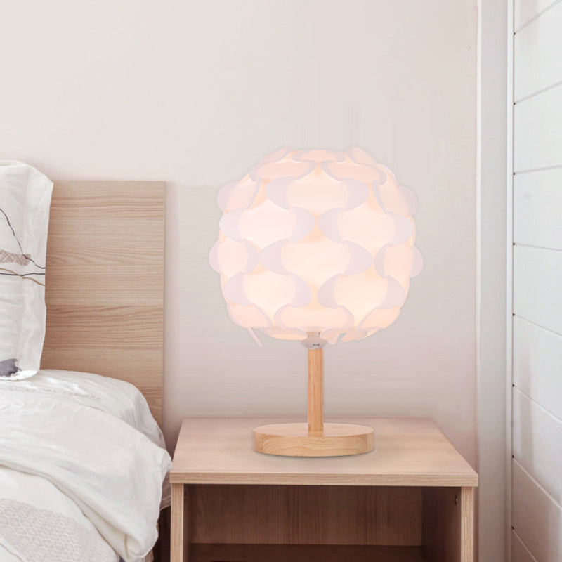 Lampada da comodino in legno circolare modernista Lampada da scrivania a LED beige con paralume in acrilico floreale per comodino