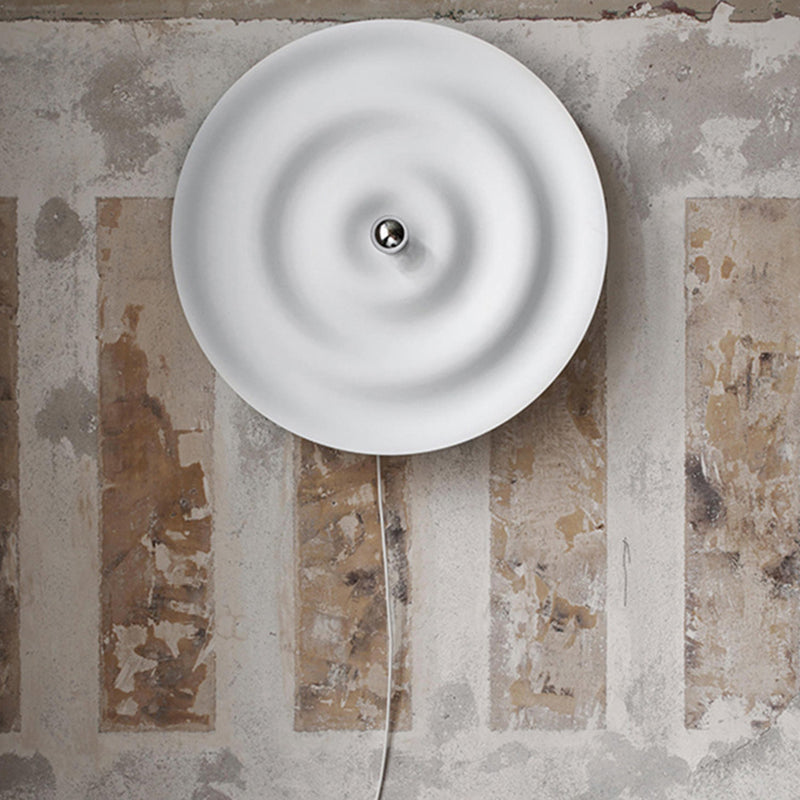 Modern Metal Wall Sconce Circular Shape Wall Light with Aluminum Shade for Bedroom
