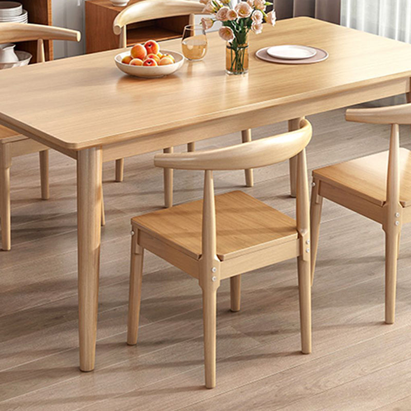 Contemporary Round Dining Table Solid Wood Dinner Table with 4 Legs