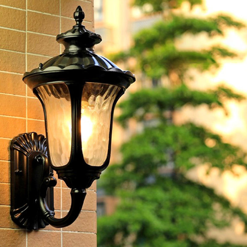 Wasserglas Lotus Leichtfarmhaus 1 Lampe Outdoor -Wandlampe in Messing/Schwarz