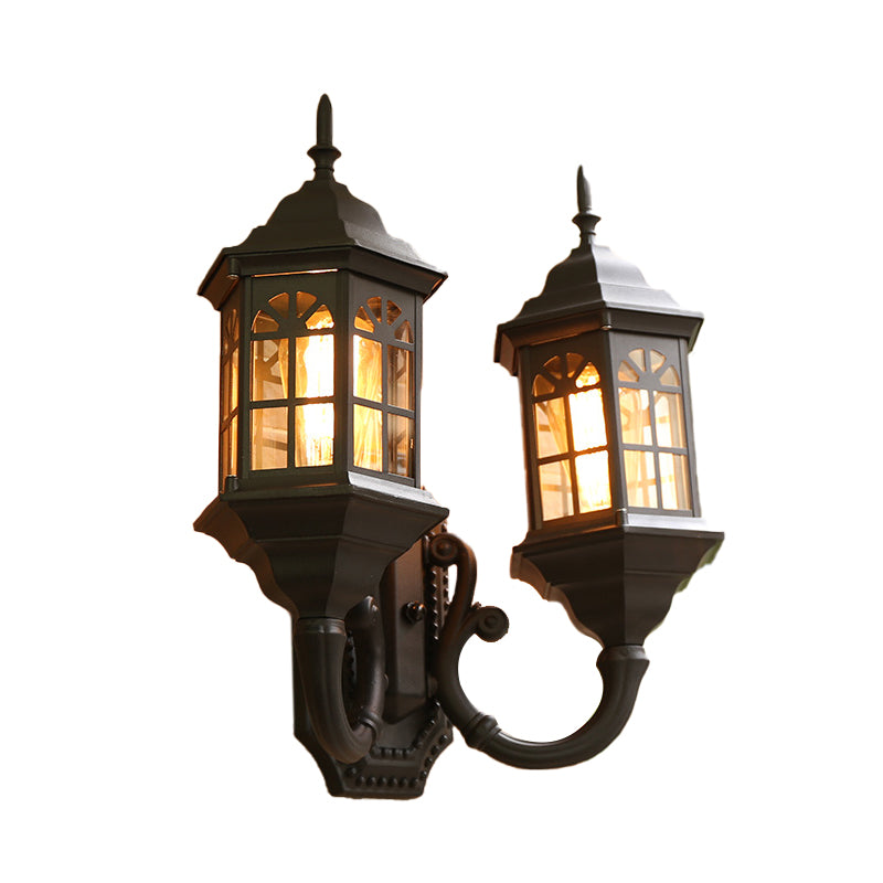 Lodges Castle Sconce Lámpara de pared de aluminio de 2 luces en negro/latón con brazo curvado doble
