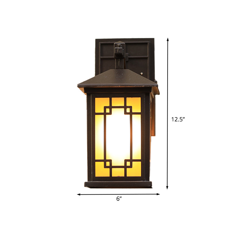 Quadermetallische Wandbeleuchtung Land 1 Lampe Außenwandlampe in Schwarz mit gelbem Glasschatten