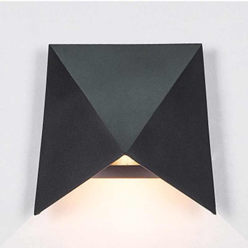 Geometric Shape Wall Lamp Modern Style Acrylic 1 Light Sconce in White / Black