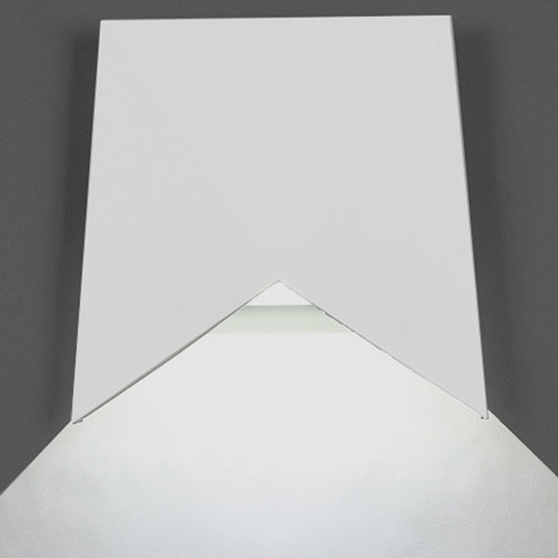 Geometric Shape Wall Lamp Modern Style Acrylic 1 Light Sconce in White / Black