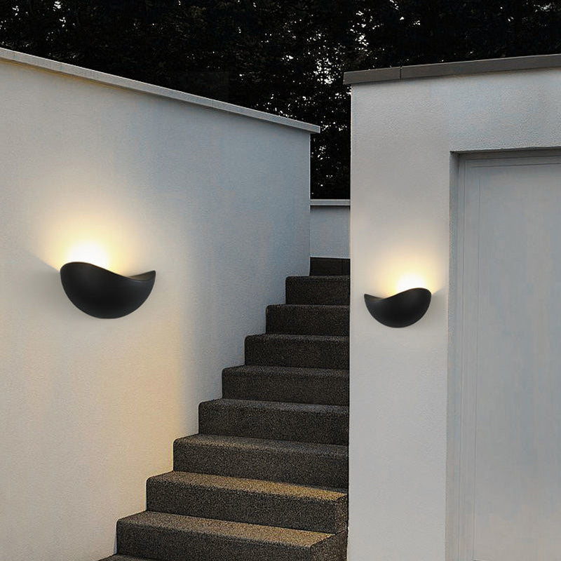 Modern Style Waveform Shape Wall Sconce Metal 1 Light Sconces for Outdoor
