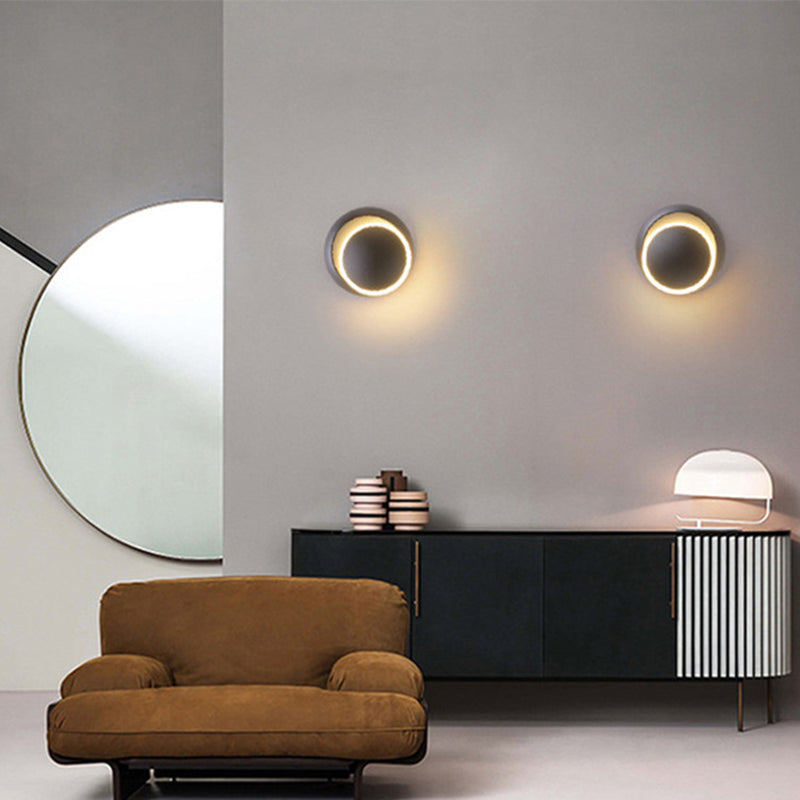Round Disc Shape Wall Lamp Modern Style Acrylic 1 Light Sconce in White