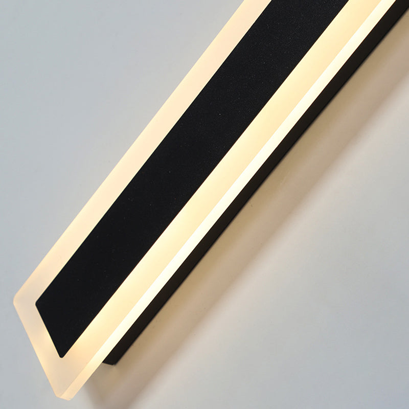 1 Light Linear Wall Sconce Contemporary Metal Wall Mounted Lighting in Black