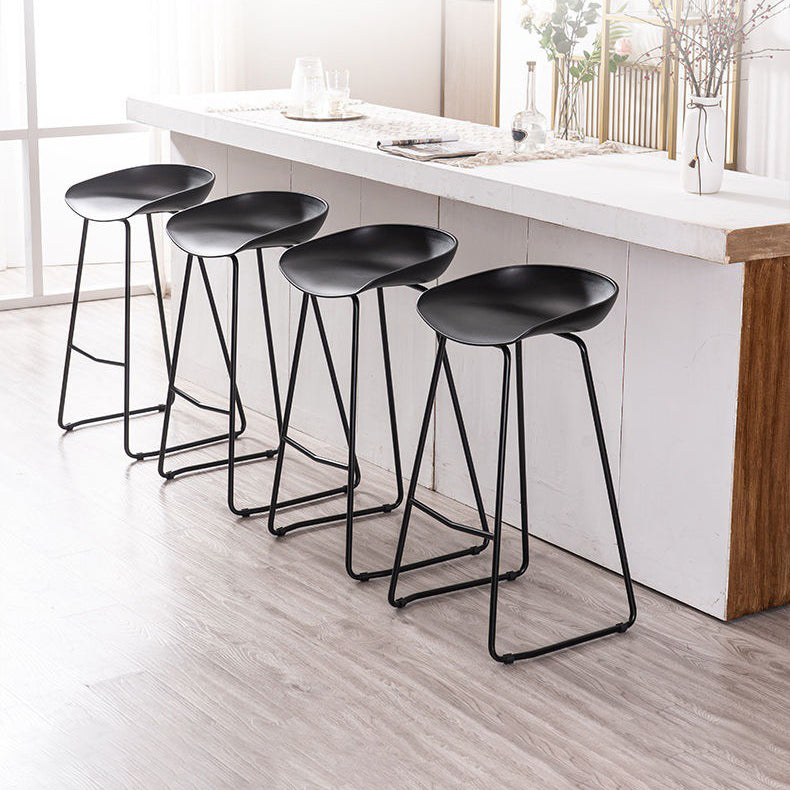 Modern Backrest Counter Stool Iron Cashier Bar Stool with Plastic Seat