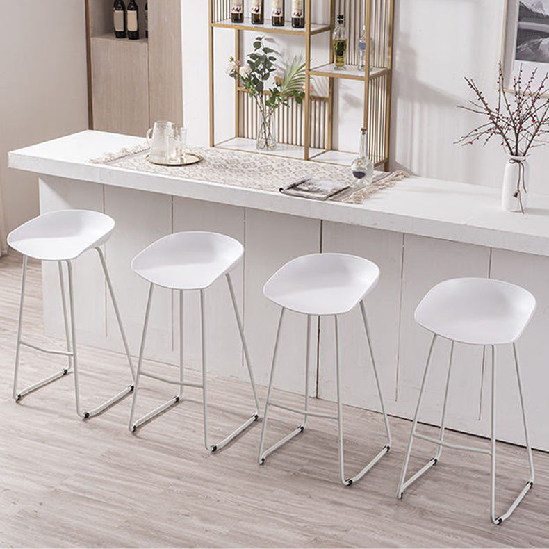 Modern Backrest Counter Stool Iron Cashier Bar Stool with Plastic Seat