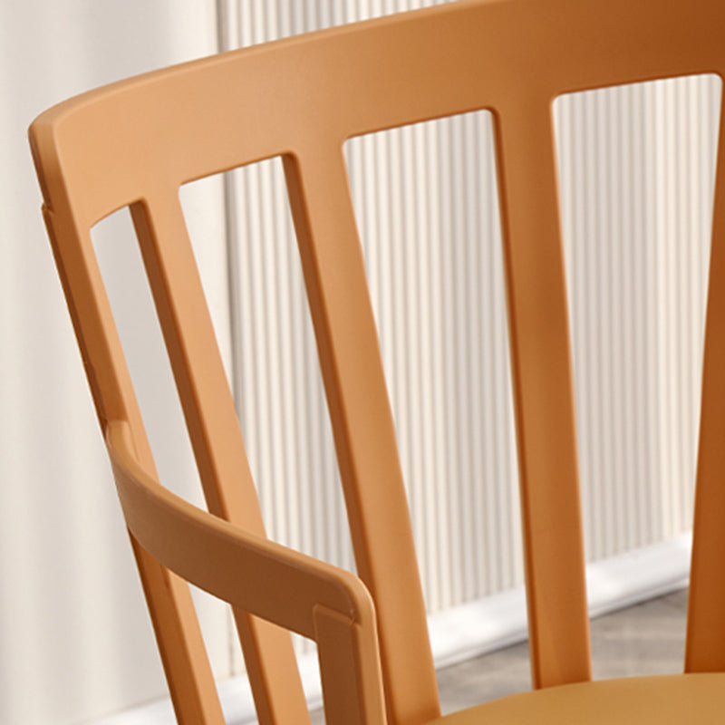 Contemporary Style Arm Chair Plastic Winsor Back Indoor Chair for Dining Room