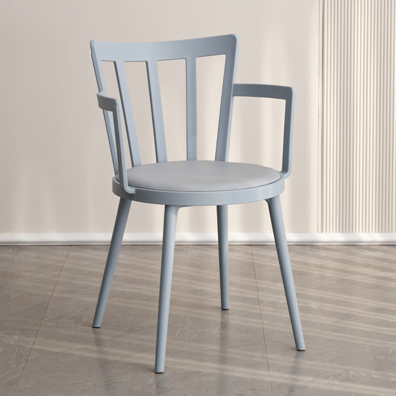 Contemporary Style Arm Chair Plastic Winsor Back Indoor Chair for Dining Room