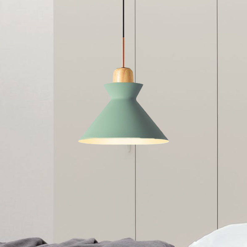 Nordic Stylish Conic Hanging Lamp 1 Glühbirne Metall und Holzheize Beleuchtung in Grau/Weiß für Wohnzimmer