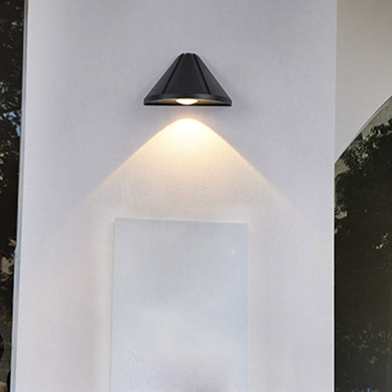 Single Modernism Black/White Wall Mounted Sconce Statement LED Wall Light