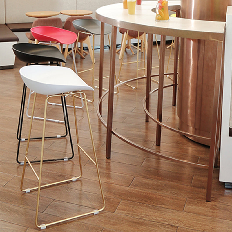 Contemporary Plastic Armless Bar Stool Low Back Bar Height Stool with Metal Frame
