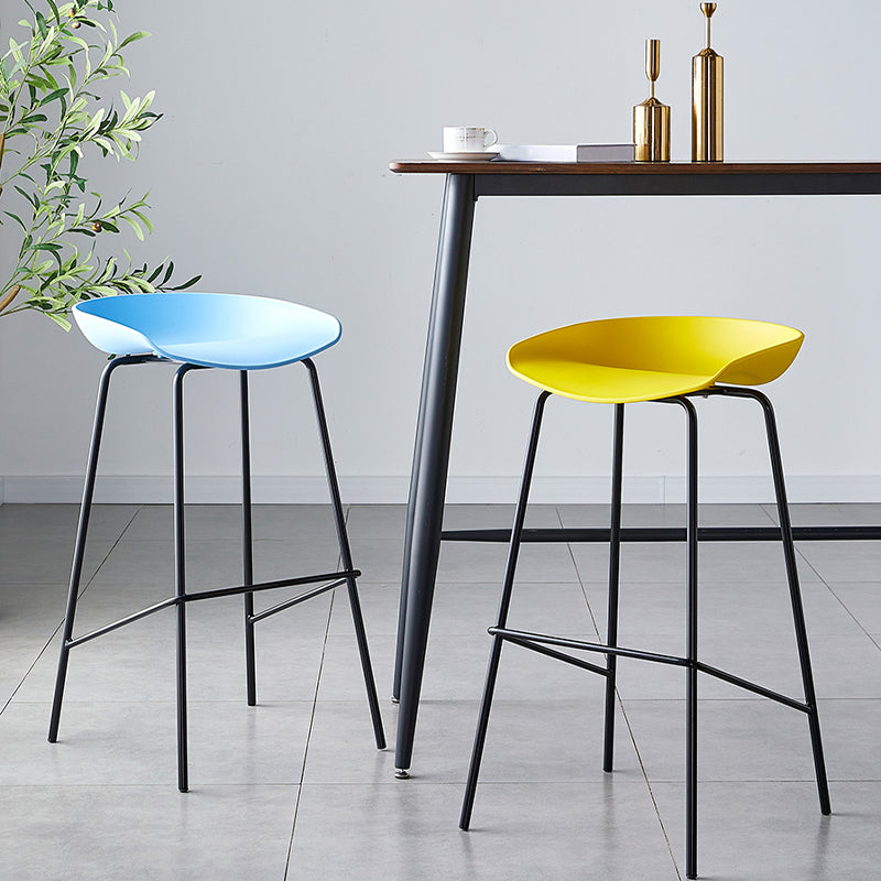 Contemporary Low Back Armless Bar Stool Plastic Bar Stool with Metal Legs