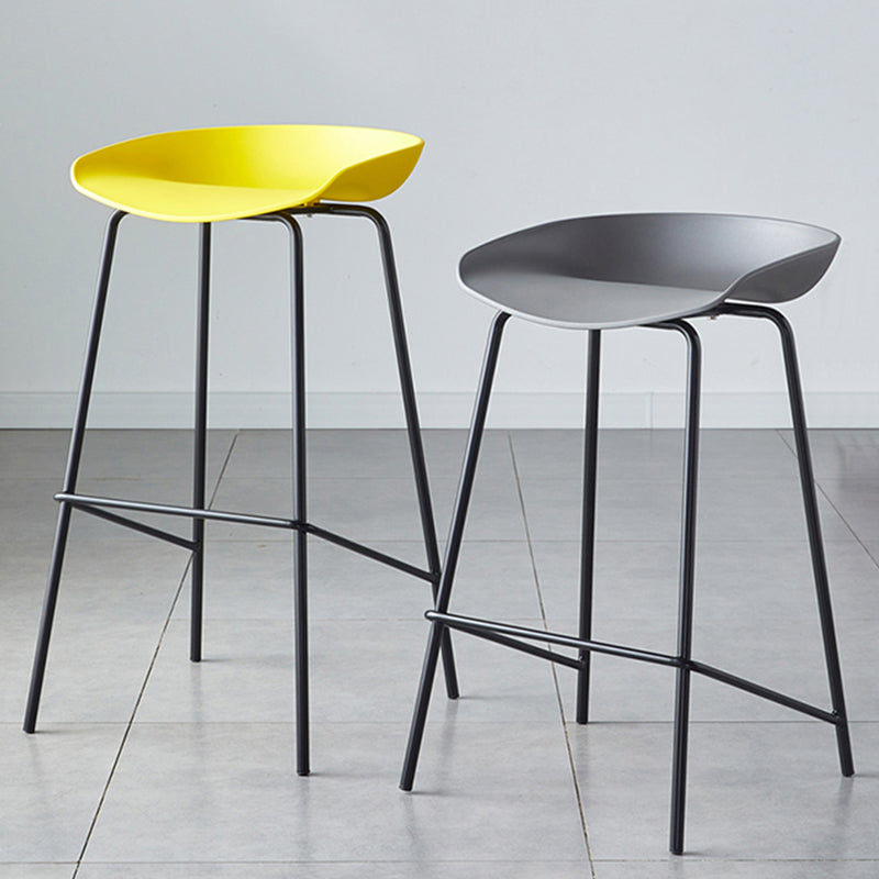 Contemporary Low Back Armless Bar Stool Plastic Bar Stool with Metal Legs