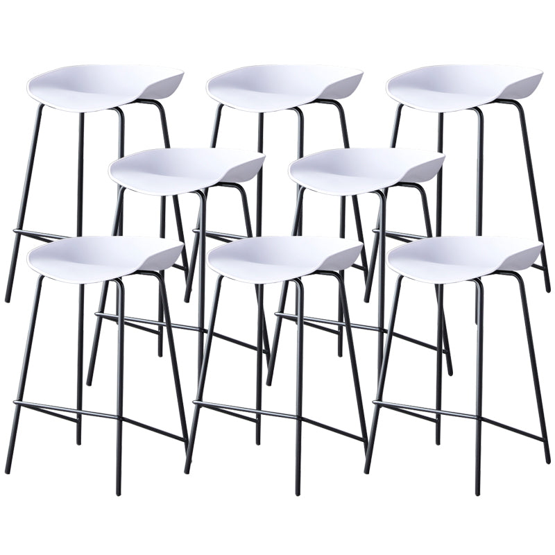 Contemporary Low Back Armless Bar Stool Plastic Bar Stool with Metal Legs