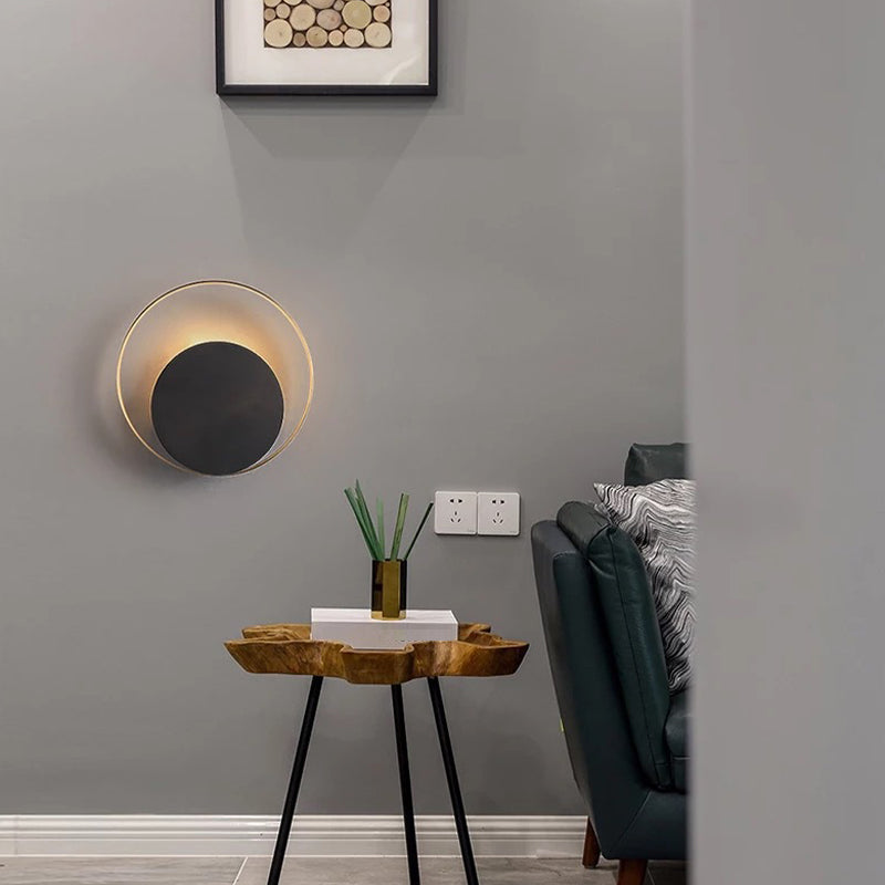 1 Light Circular Wall Mount Light Minimalism Metal Wall Lamp in Black
