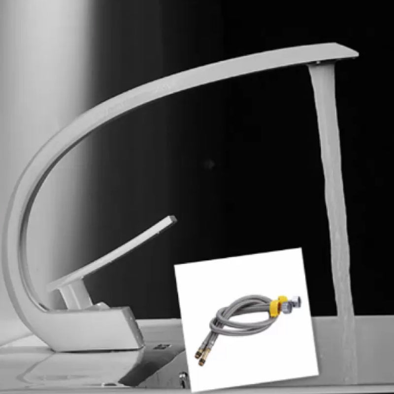 Light Luxury Bathroom Faucet Single Hole Basin Lavatory Faucet with Lever Handle