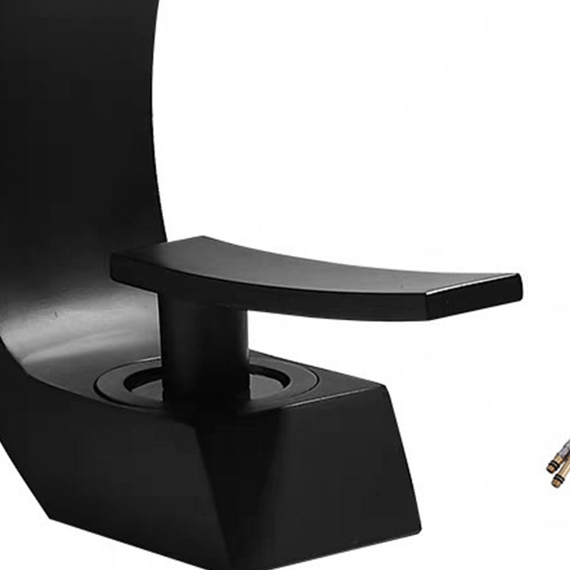 Light Luxury Bathroom Faucet Single Hole Basin Lavatory Faucet with Lever Handle