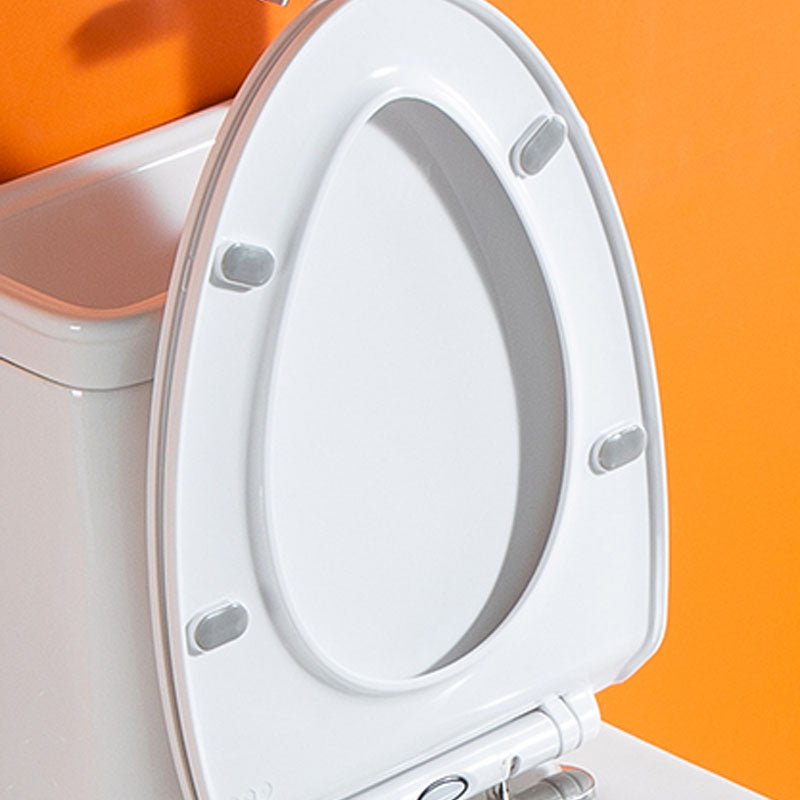 Siphon Jet Flush Toilet Modern One-Piece Toilet with Slow Close Seat