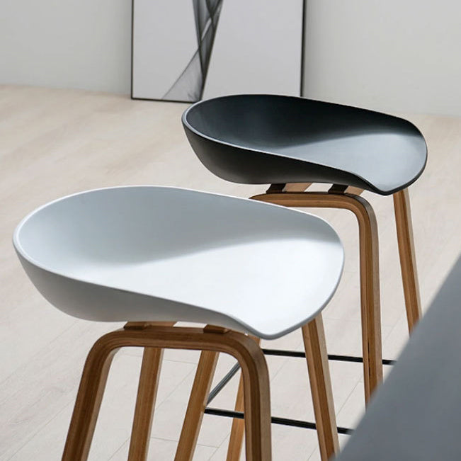 Scandinavian Plastic Counter Stool Low Back Armless Bar Stool with Footrest