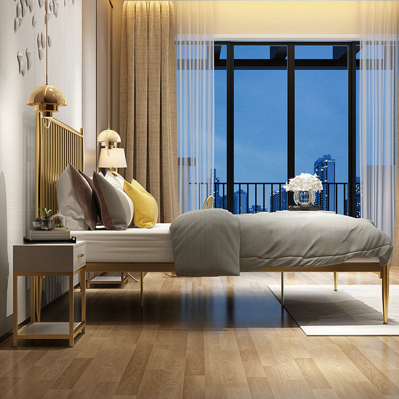 Modern Open-Frame Bed Iron Rectangular Standard Bed with Metal Legs