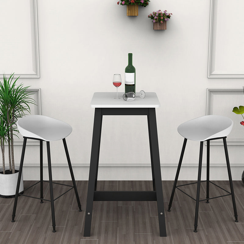 Luxurious Armless Counter High Stool Backrest Metal Bar Stool with Plastic Seat