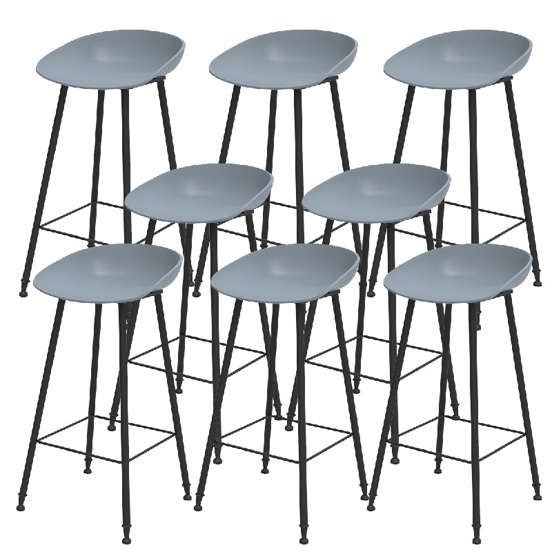 Luxurious Armless Counter High Stool Backrest Metal Bar Stool with Plastic Seat