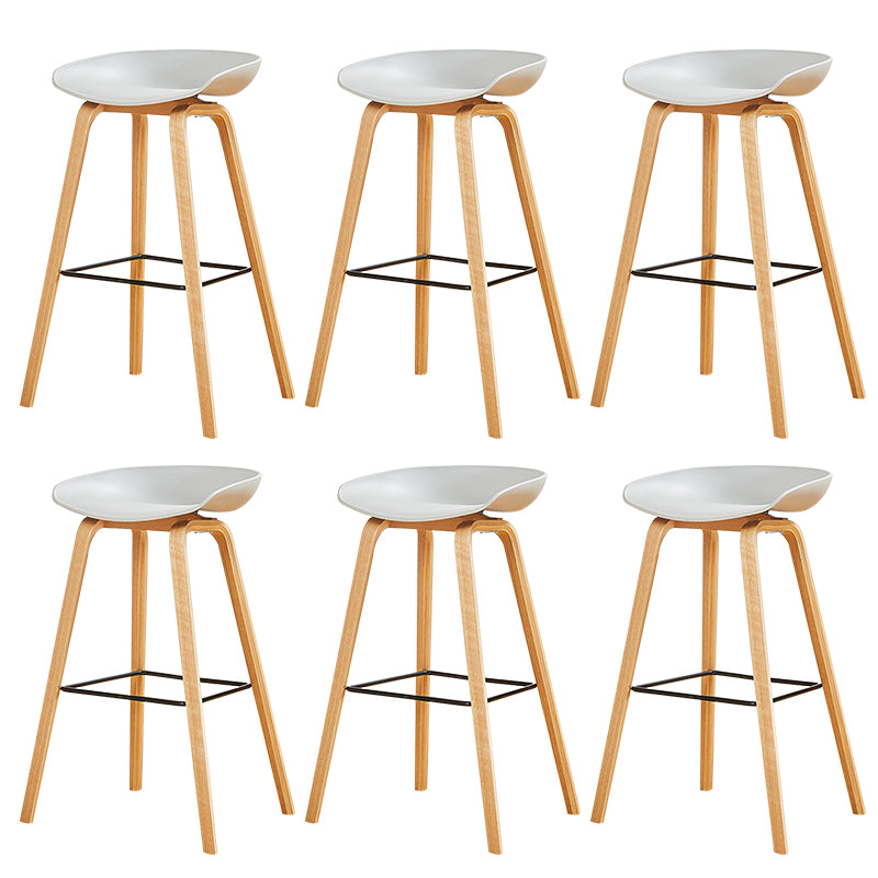 Nordic Backrest Armless Counter High Stool Plastic Cafe Bar Chair with Wooden Base
