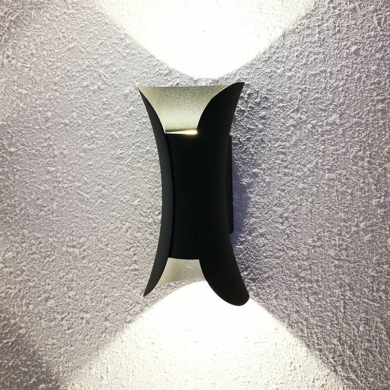 Curl Shape Wall Light Modern Style Metal 1 Light Wall Lamp in Black/White