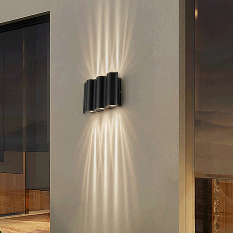 Modern Style Wave Shape Wall Sconce Metal Sconces in Black for Outdoor