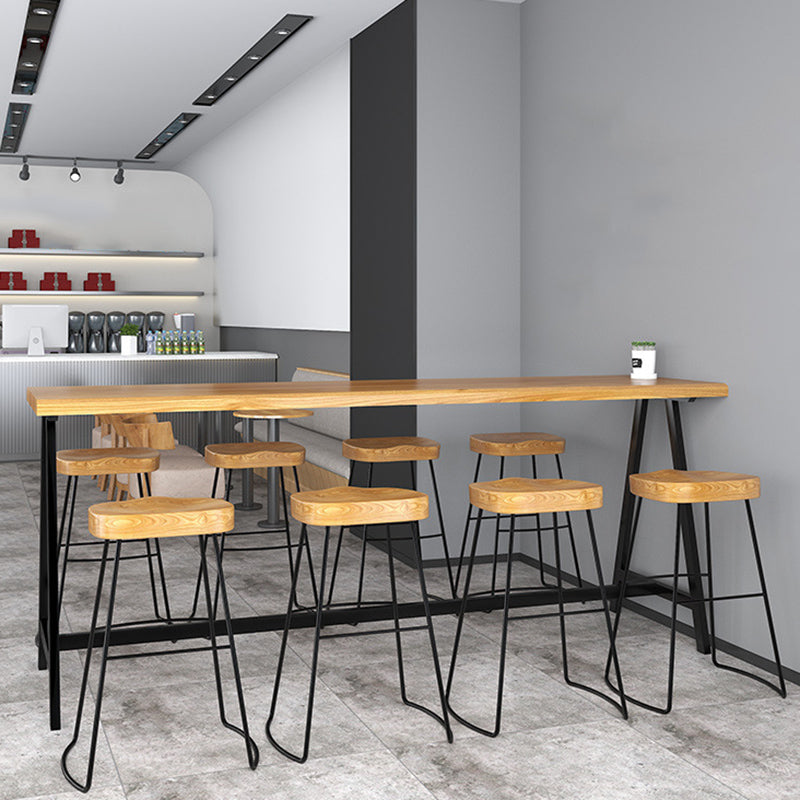 Black Base Pub Table Solid Wood Top Bar-height Table for Patio Use