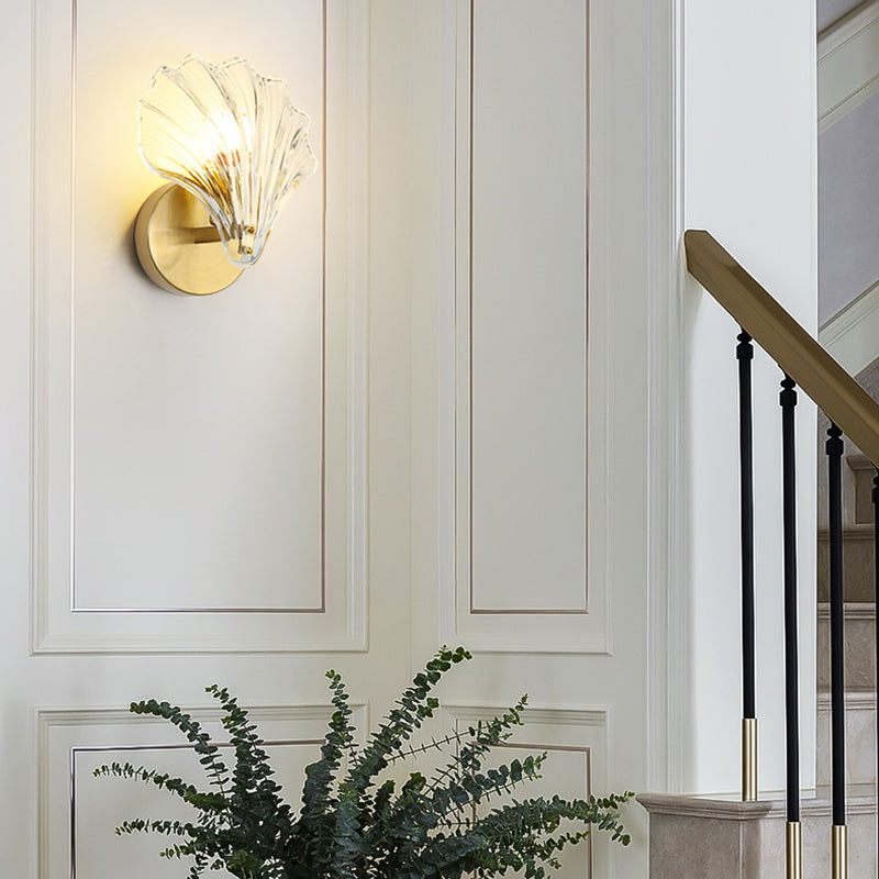Shell Glass Shade 1 - Light Wall Sconce Metal Wall Armed Light in Clear and Gold
