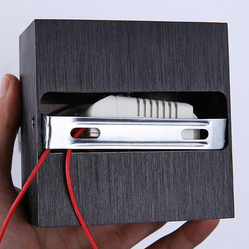 Square Shape Wall Lighting Modern Style Metal 2 Lights Sconce Lamp in Black/White