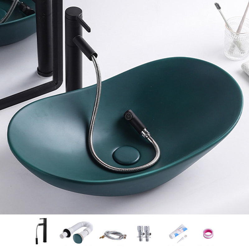 Modern Bathroom Sink Oval Bathroom Sink Overflow with Basin and Faucet