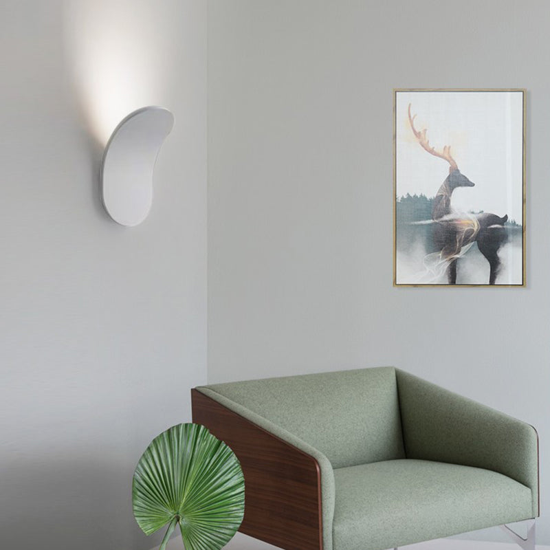 Modern LED Wall Sconce Geometric Shape Wall Light with Metal Shade for Living Room