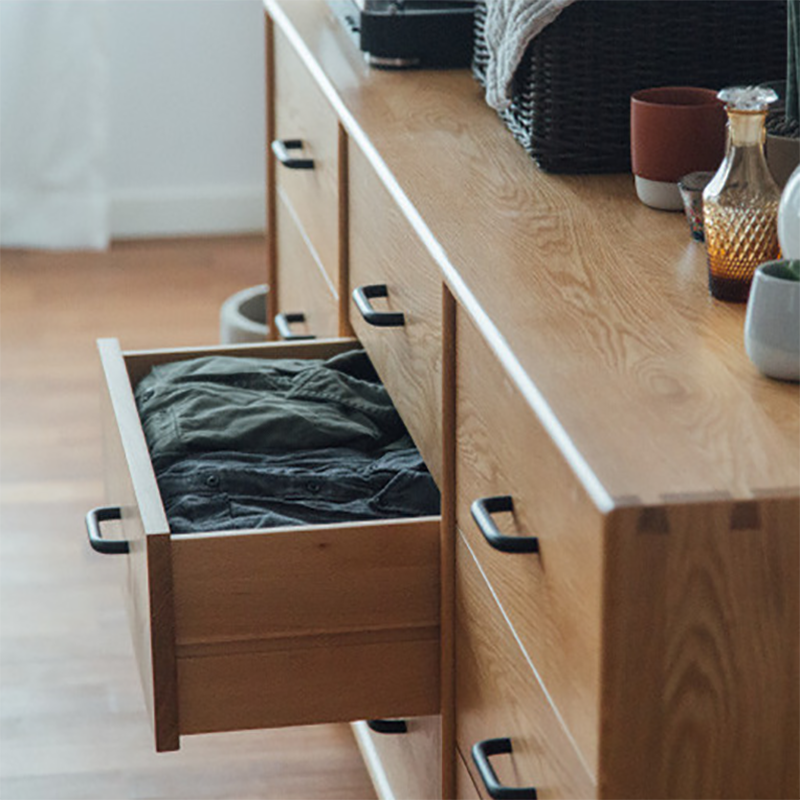 Modern Chest Rectangle Solid Wood 9 - Drawer Straight Legs Accent Chest