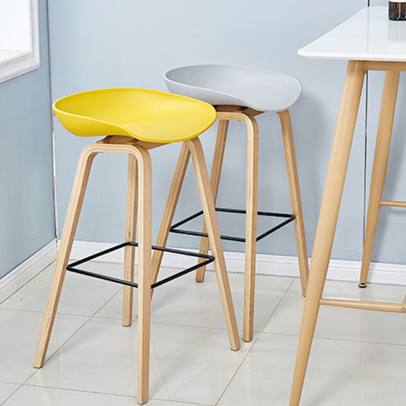 Scandinavian Solid Wood Legs Bar Stool Plastic Armless Bar Stool