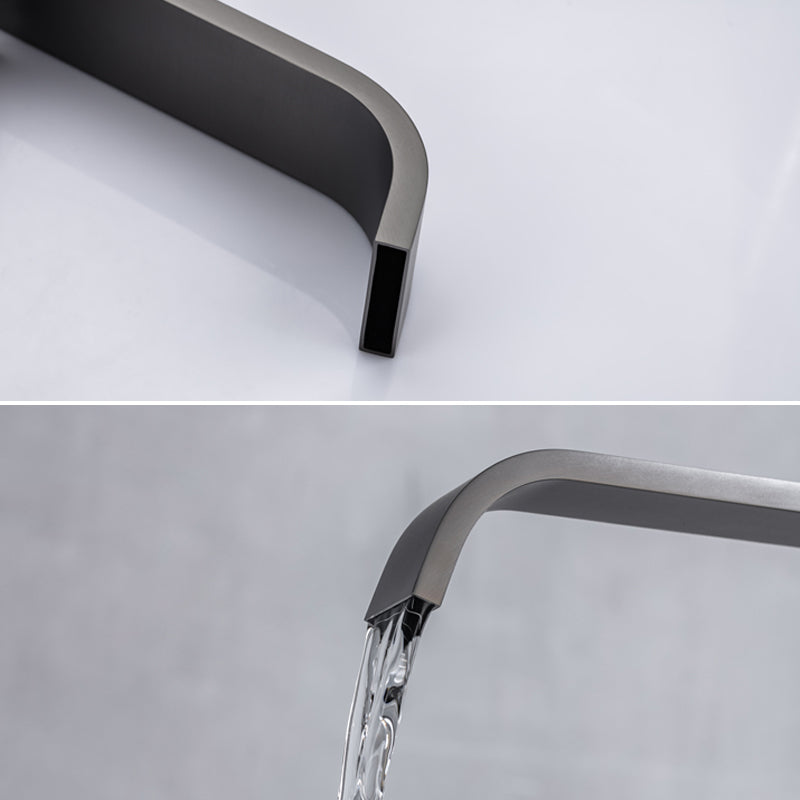 Floor Mounted Metal Freestanding Tub Filler Swivel Freestanding Faucet